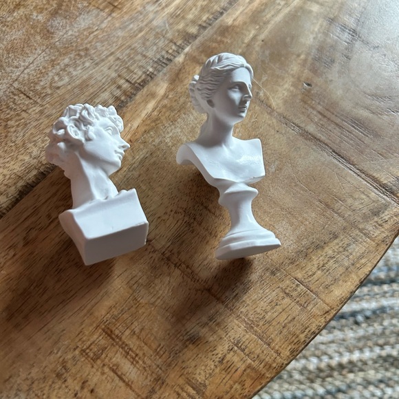 White Miniature Bust Statues - Picture 2 of 3